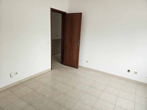 Moradia Isolada T4 - Tires - São Domingos de Rana