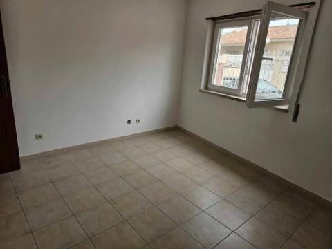 Moradia Isolada T4 - Tires - São Domingos de Rana