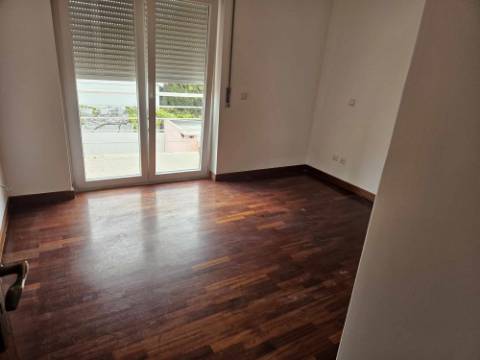 Moradia Isolada T4 - Tires - São Domingos de Rana