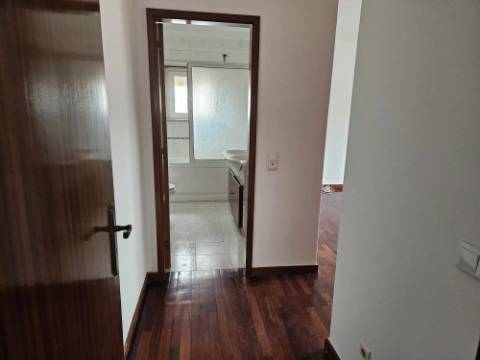 Moradia Isolada T4 - Tires - São Domingos de Rana