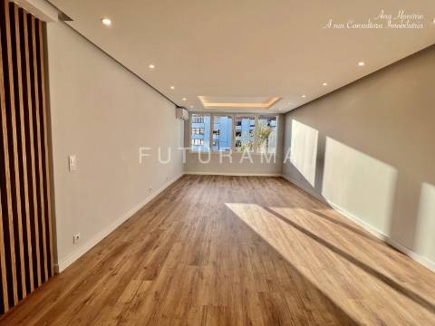 T3 Luminiso Reabilitado Qta Bicuda - CASCAIS