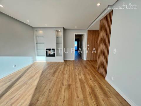 T3 Luminiso Reabilitado Qta Bicuda - CASCAIS