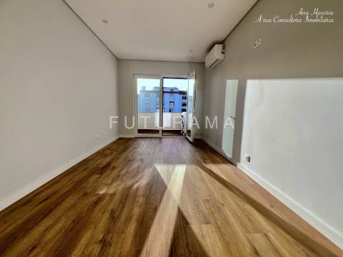 T3 Luminiso Reabilitado Qta Bicuda - CASCAIS