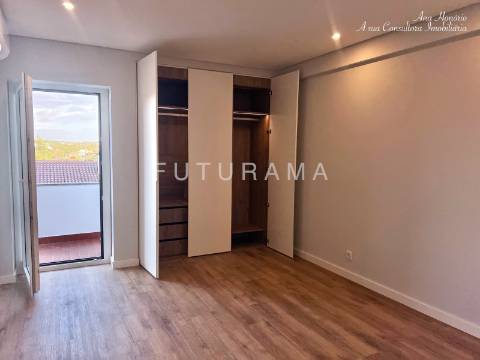 T3 Luminiso Reabilitado Qta Bicuda - CASCAIS