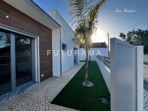 MORADIA ENTRE CAMPO E O MAR T4 + 1 - Azeitão