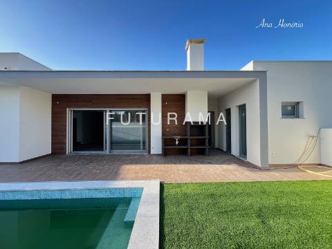 MORADIA ENTRE CAMPO E O MAR T4 + 1 - Azeitão