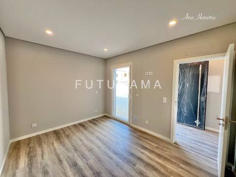 MORADIA ENTRE CAMPO E O MAR T4 + 1 - Azeitão