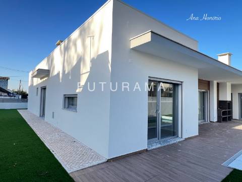 Moradia Térrea charmosa c/Piscina - Azeitão - Setúbal