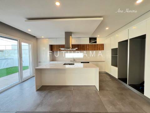 Moradia Térrea charmosa c/Piscina - Azeitão - Setúbal