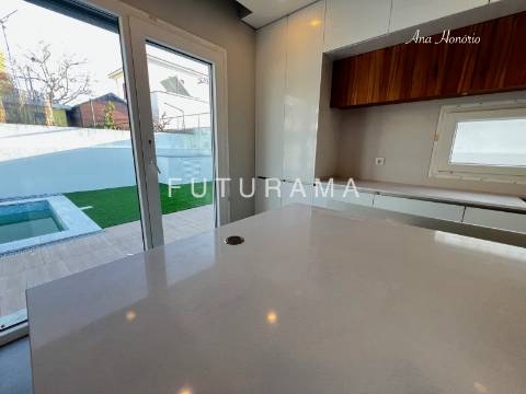 Moradia Térrea charmosa c/Piscina - Azeitão - Setúbal