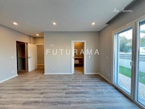 Moradia Térrea charmosa c/Piscina - Azeitão - Setúbal