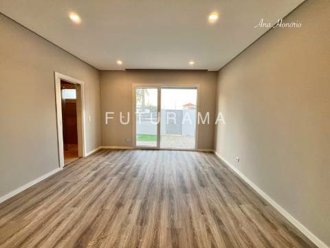 Moradia Térrea charmosa c/Piscina - Azeitão - Setúbal