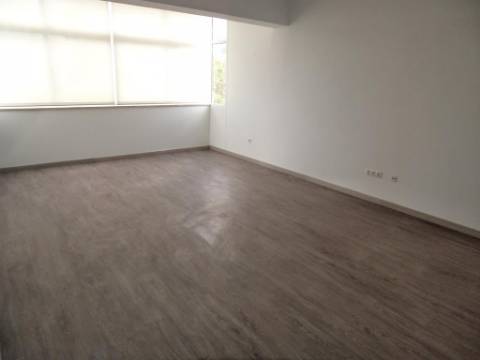 Apartamento T2 - Parede - Remodelado