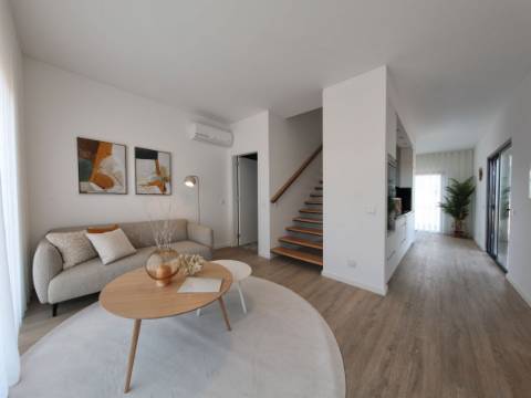 Terreno com projecto aprovado, inserido num Golfe Resort