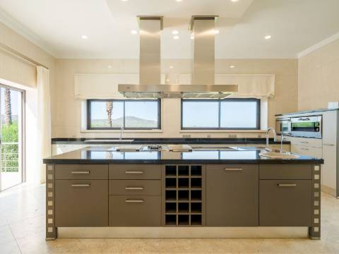 ESTOI - Mansão de Campo de Luxo com 6 Quartos e Vista Mar