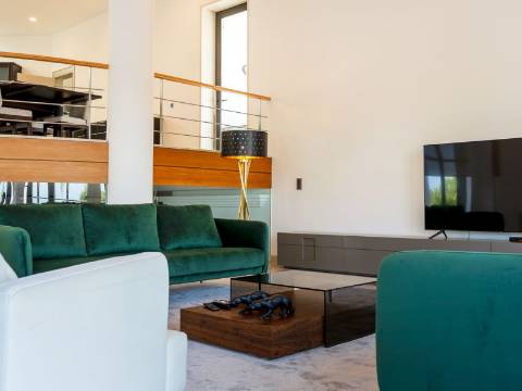 ESTOI - Mansão de Campo de Luxo com 6 Quartos e Vista Mar