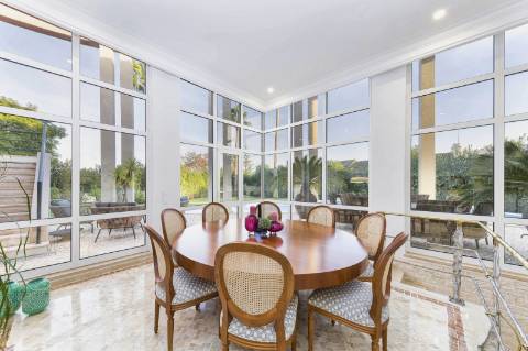 Exclusiva Moradia T5 com piscina no centro de Faro