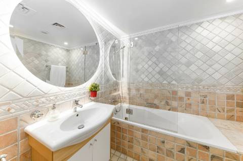 Exclusiva Moradia T5 com piscina no centro de Faro