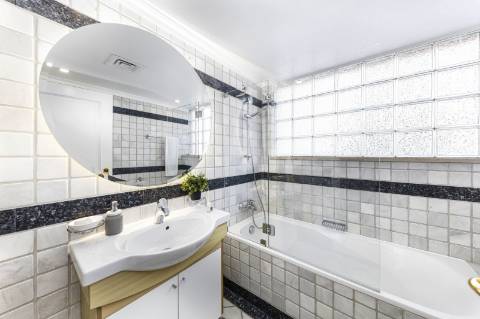 Exclusiva Moradia T5 com piscina no centro de Faro