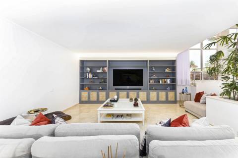 Exclusiva Moradia T5 com piscina no centro de Faro