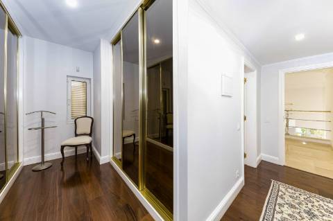 Exclusiva Moradia T5 com piscina no centro de Faro