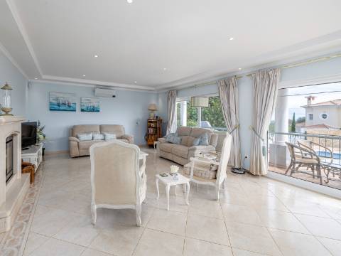 VALE FORMOSO - Charmosa Moradia T3+1 com piscina