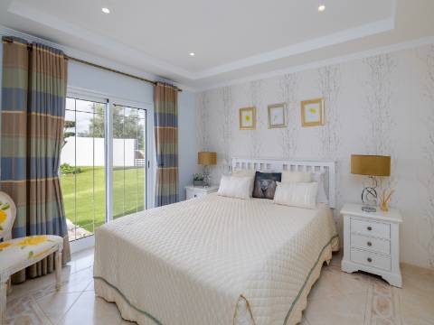 VALE FORMOSO - Charmosa Moradia T3+1 com piscina