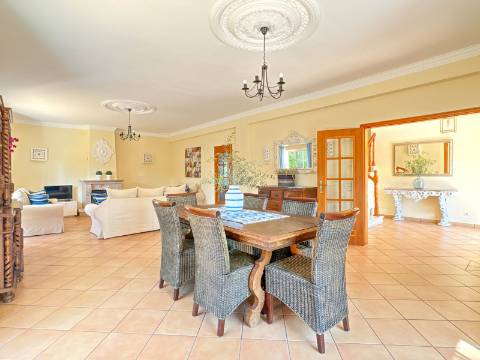 VALE FORMOSO - Vivenda V4 Para Venda