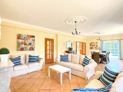 VALE FORMOSO - Vivenda V4 Para Venda