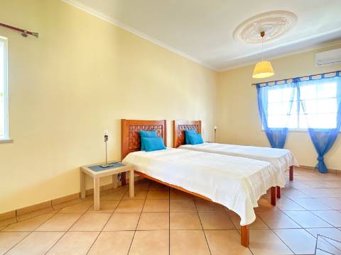 VALE FORMOSO - Vivenda V4 Para Venda