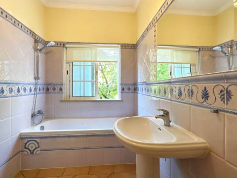 VALE FORMOSO - Vivenda V4 Para Venda