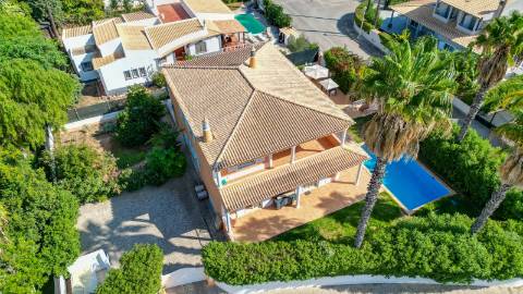 VALE FORMOSO - Vivenda V4 Para Venda