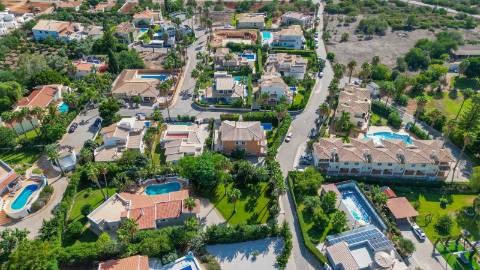 VALE FORMOSO - Vivenda V4 Para Venda