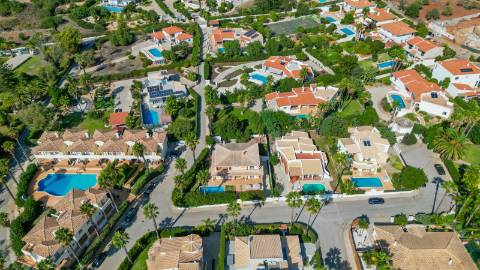 VALE FORMOSO - Vivenda V4 Para Venda