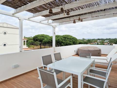 QUINTA DAS SALINAS - PENTHOUSE T1+2 em Vale do Garrão