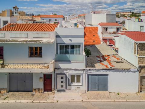Quarteira - Duplex de 1 quarto com terraço espaçoso, totalmente remodelado