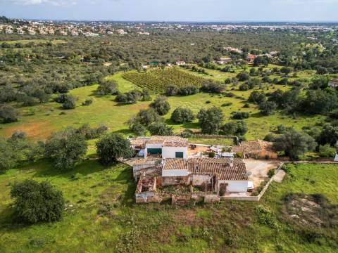 ALMANCIL - Terreno para reconstrução com vista mar