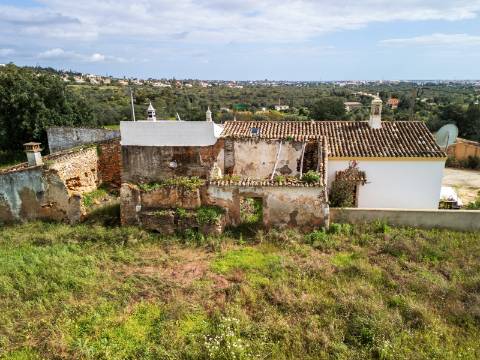 ALMANCIL - Terreno para reconstrução com vista mar