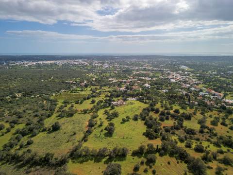 ALMANCIL - Terreno para reconstrução com vista mar
