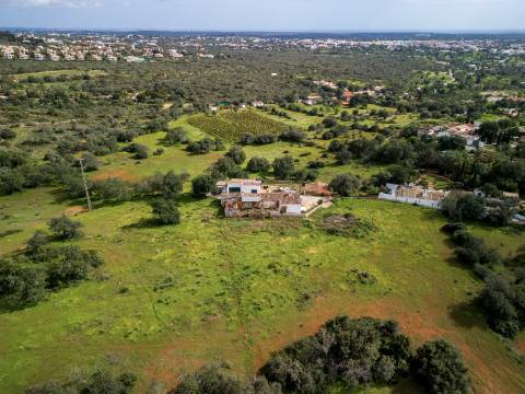 ALMANCIL - Terreno para reconstrução com vista mar