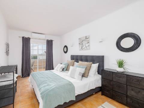 ALMANCIL (AREEIRO) - Moradia Geminada V2+1 com Piscina privada para Venda