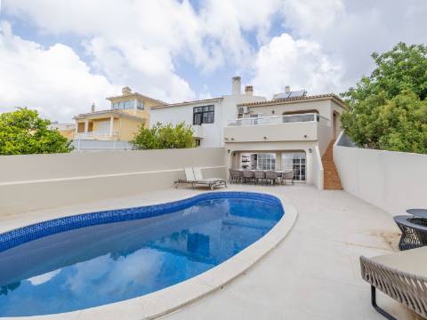 ALMANCIL (AREEIRO) - Moradia Geminada V2+1 com Piscina privada para Venda