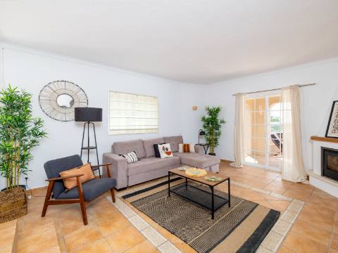 ALMANCIL (AREEIRO) - Moradia Geminada V2+1 com Piscina privada para Venda