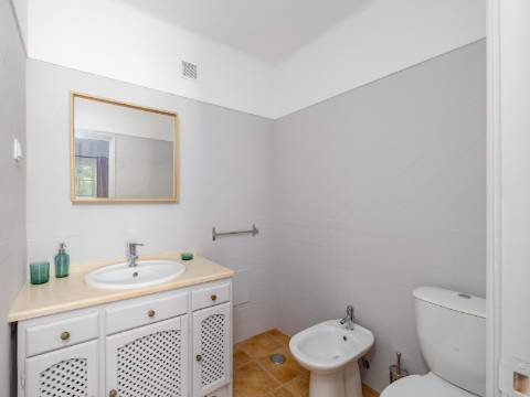 ALMANCIL (AREEIRO) - Moradia Geminada V2+1 com Piscina privada para Venda