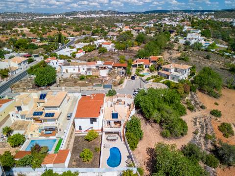 ALMANCIL (AREEIRO) - Moradia Geminada V2+1 com Piscina privada para Venda