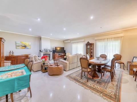 Moradia T5 a 10 minutos de VALE DO LOBO e QUINTA DO LAGO