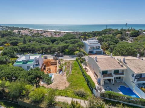 ENCOSTA DO LOBO - Terreno para construção perto da praia