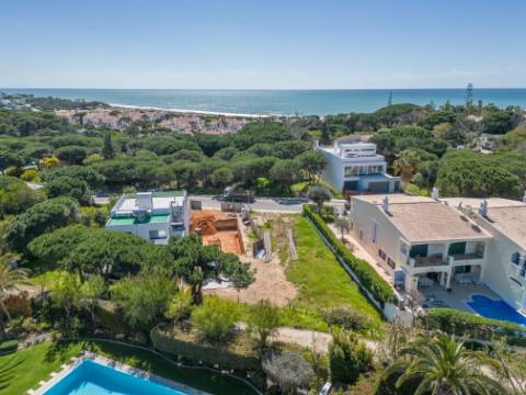 ENCOSTA DO LOBO - Terreno para construção perto da praia