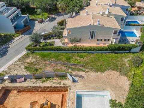 ENCOSTA DO LOBO - Terreno para construção perto da praia