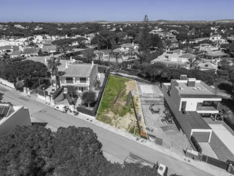 ENCOSTA DO LOBO - Terreno para construção perto da praia